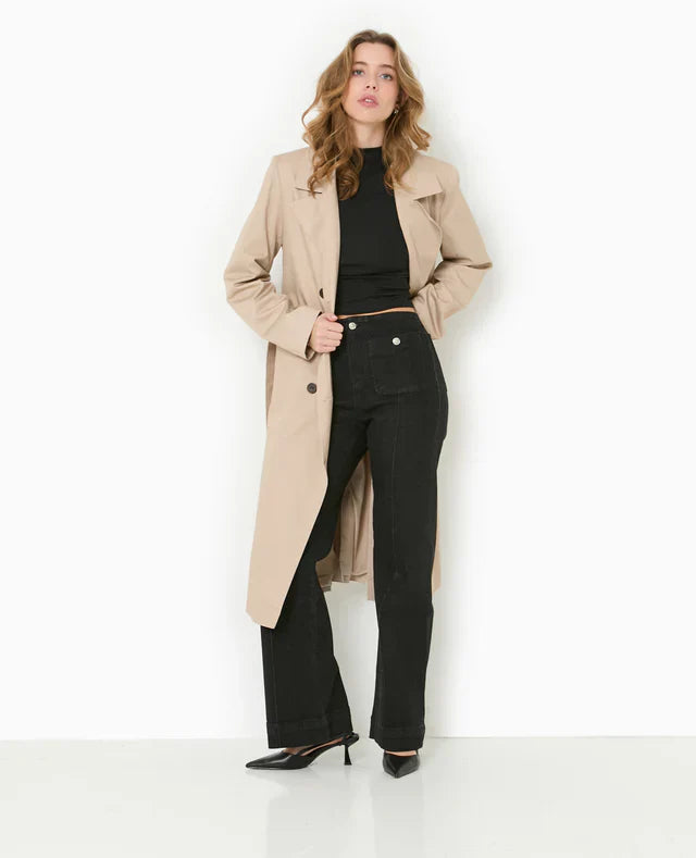 High-Waist Straight Jeans | Contrast Stitching | Full-Length Silhouette